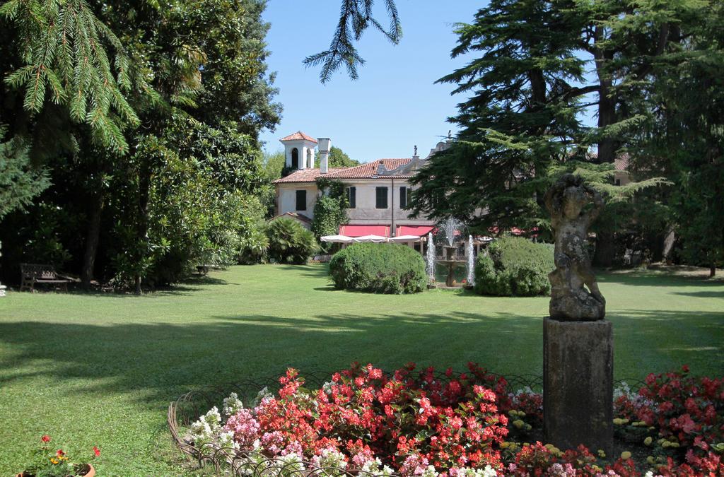 Hotel Villa Luppis Pasiano Di Pordenone Exterior foto